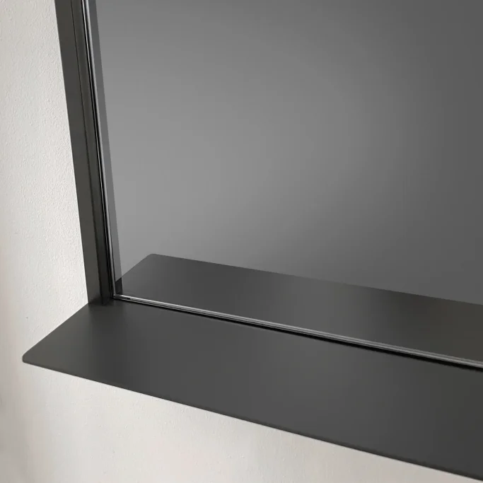 Fenice spejl med LED lys, Sort Ramme og hylde, 100x80 cm