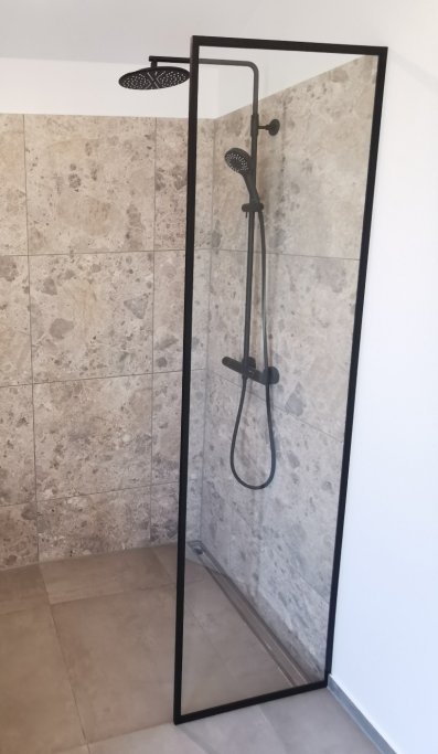 Balneo Indrammet brusevg - klart glas - 8 strrelser / 5 profilfarver